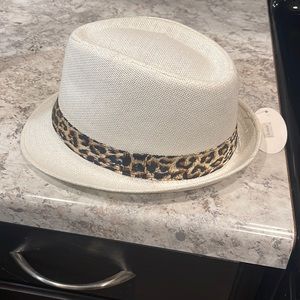 Women’s off white straw hat (small stain under rim)